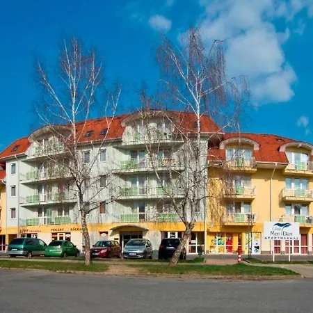 Mendan Apartmanhaz شقة زلاكاروس